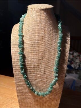 0210) Genuine Green Aventurine Gemstone Chip Necklace
